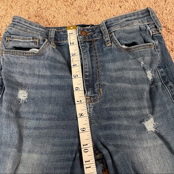 SOLD Hollister Distressed Hole Medium Wash Jeans - Picture 11 of 12